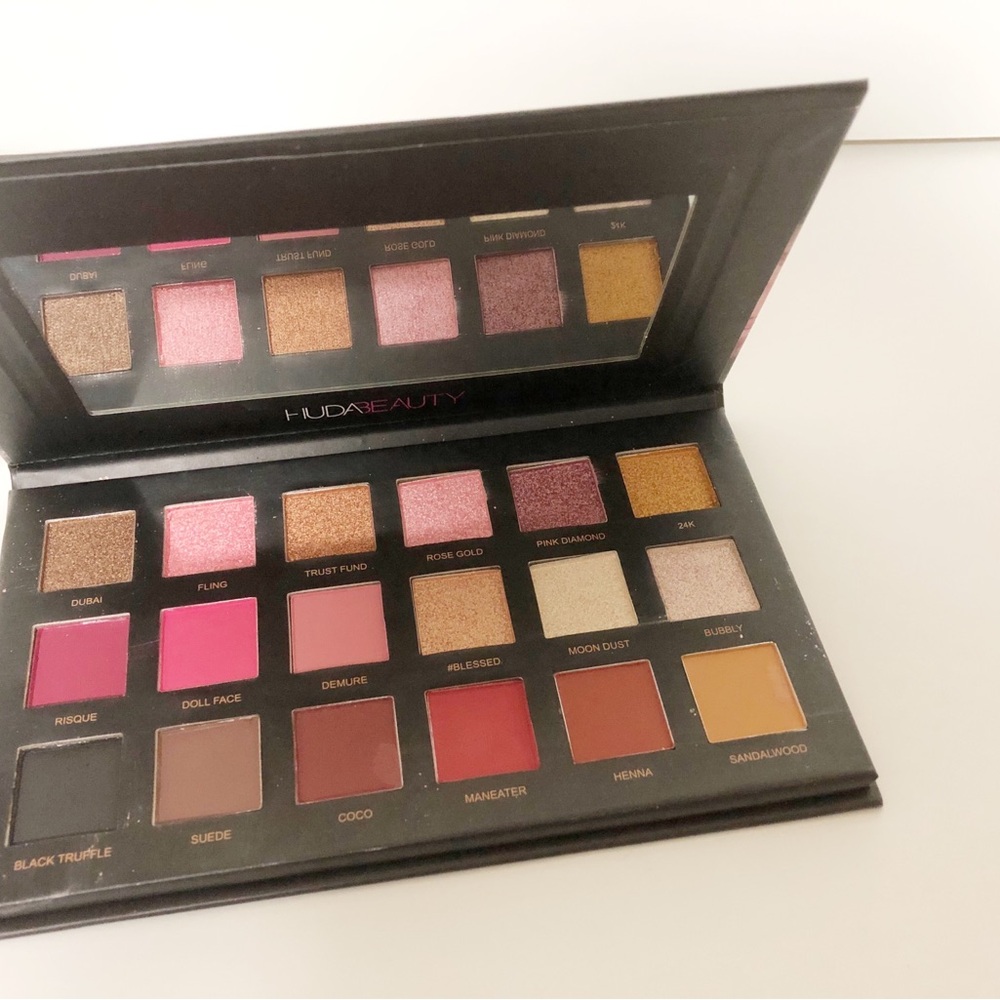 🌸New Huda Beauty Rose Gold Remastered Eyeshadow Palette - Picture 4 of 4